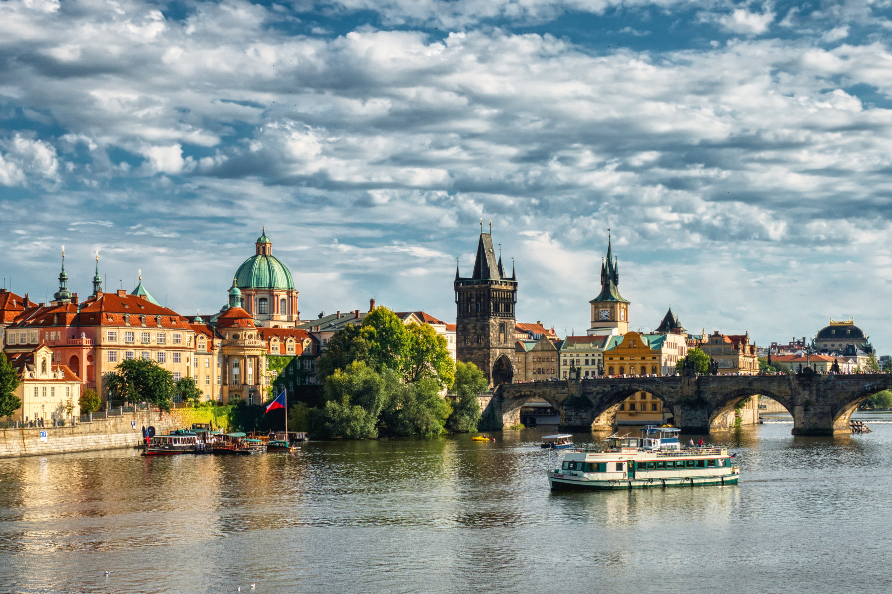 Proč investovat do bytů právě v Praze