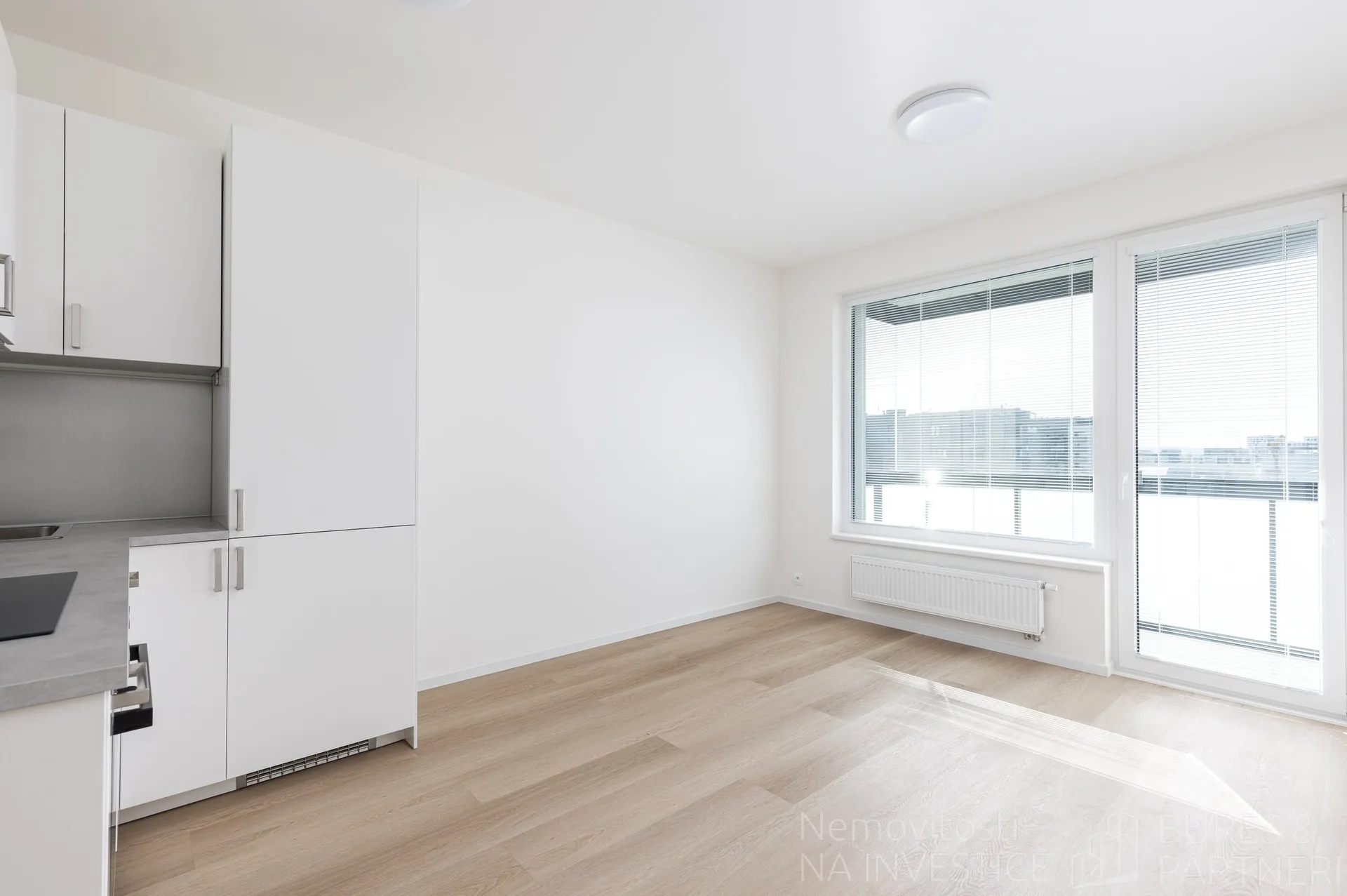 Pronájem byty 1+kk s balkonem a sklepem, 33 m2 - Sobí, Praha 9 - Hloubětín